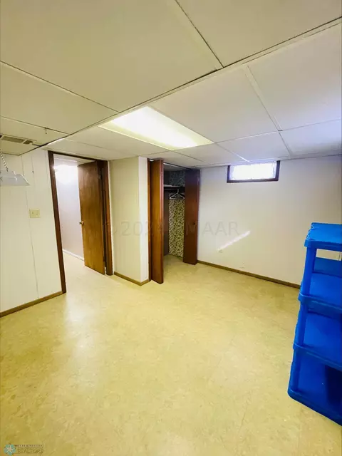 302 9th Ave SE, Devils Lake, ND 58301 photo 19
