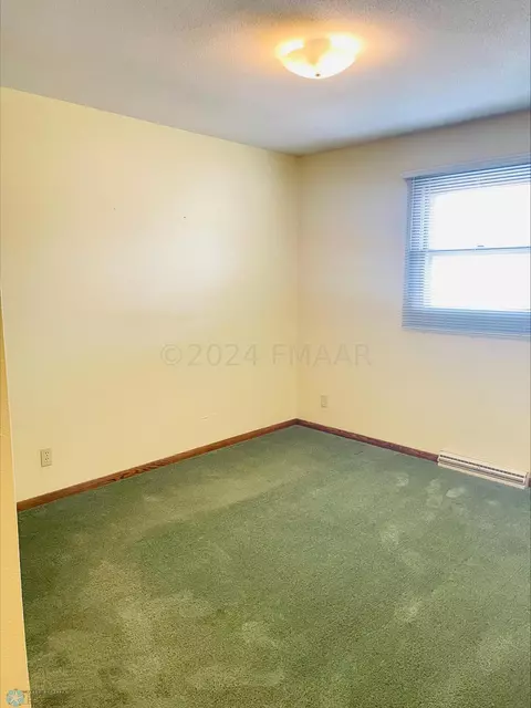 302 9th Ave SE, Devils Lake, ND 58301 photo 10