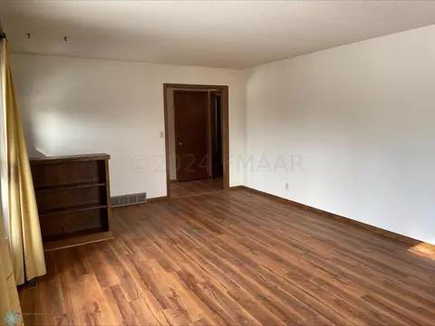 302 9th Ave SE, Devils Lake, ND 58301 photo 5