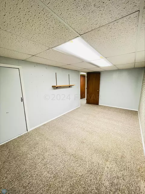 302 9th Ave SE, Devils Lake, ND 58301 photo 23