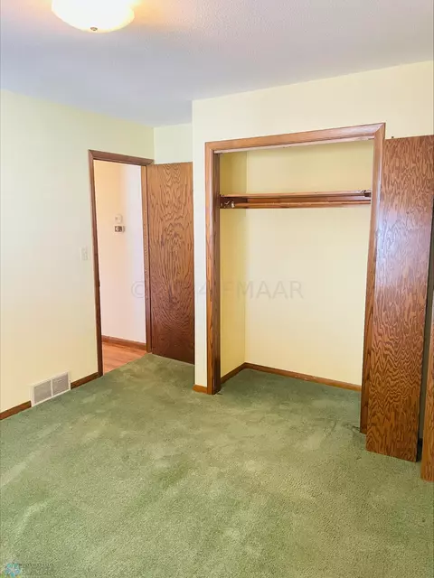 302 9th Ave SE, Devils Lake, ND 58301 photo 11