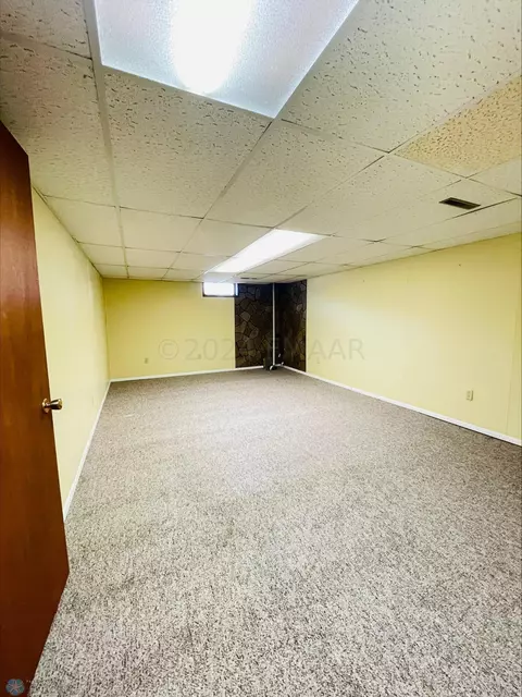 302 9th Ave SE, Devils Lake, ND 58301 photo 18