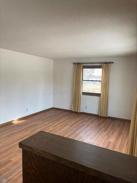 302 9th Ave SE, Devils Lake, ND 58301 photo 3