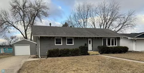441 Cedar Ln, Moorhead, MN 56560
