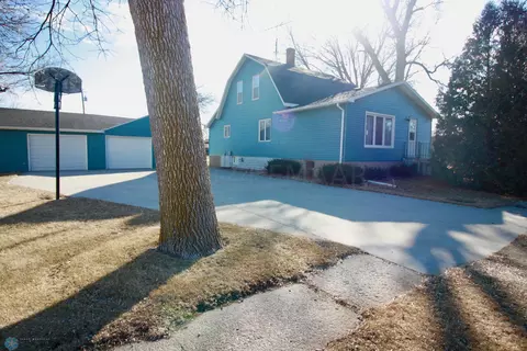 208 2nd St, Great Bend, ND 58075