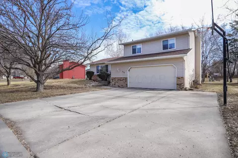 919 7th St E, West Fargo, ND 58078