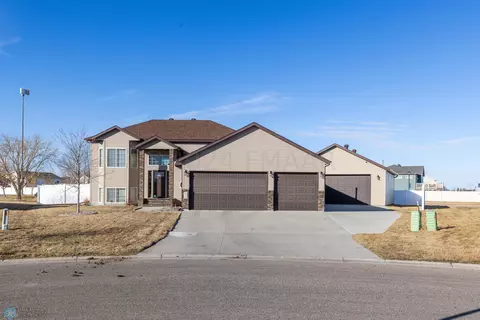 3538 8 St W, West Fargo, ND 58078