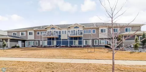 2970 Calico Dr S UNIT F, Fargo, ND 58104