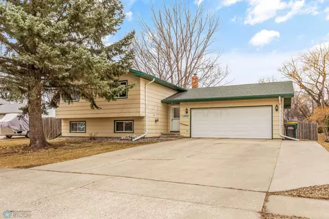 908 Meyer Blvd, West Fargo, ND 58078