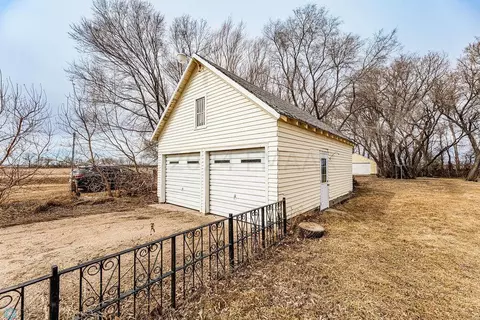 15303 44 St SE, Mapleton, ND 58059 photo 4