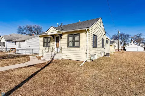 433 15 Ave S, Fargo, ND 58103