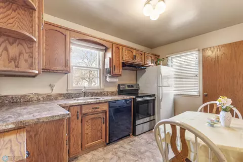 1629 13th Ave S, Fargo, ND 58103 photo 6