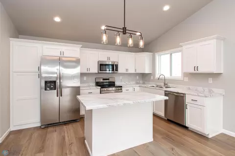 7643 Cub Creek Way, Horace, ND 58047