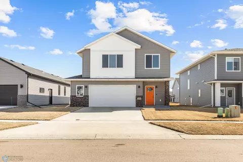 1078 Ashley Dr W, West Fargo, ND 58078