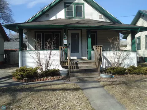 1435 7 Ave S, Fargo, ND 58103