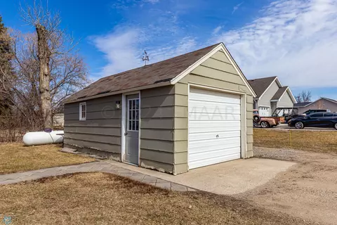 569 Mairs Ave, Gardner, ND 58036 photo 7