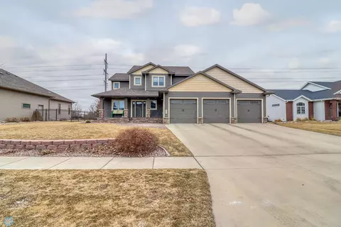 4354 58 St S, Fargo, ND 58104
