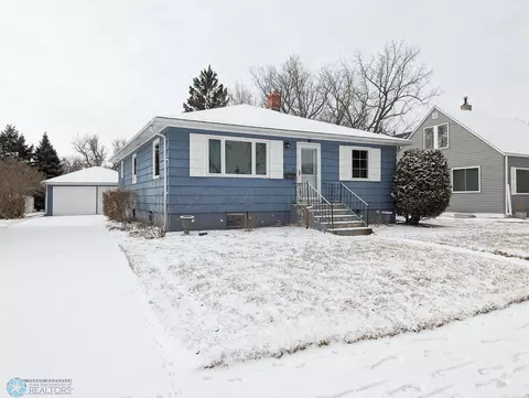 1317 6th Ave N, Moorhead, MN 56560