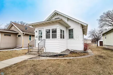 1020 13 Ave S, Fargo, ND 58103