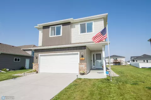 5804 Deb Dr W, West Fargo, ND 58078