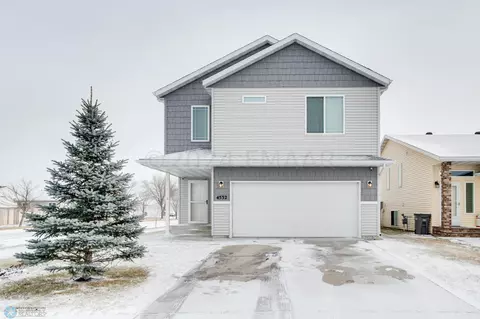 4532 15th St S, Moorhead, MN 56560