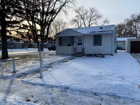 701 20th St N, Moorhead, MN 56560