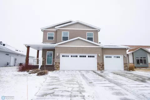 4869 Westminster Dr, Moorhead, MN 56560