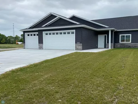 102 18th St NE, Barnesville, MN 56514