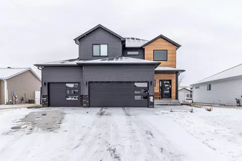 6632 58th Ave S, Fargo, ND 58104