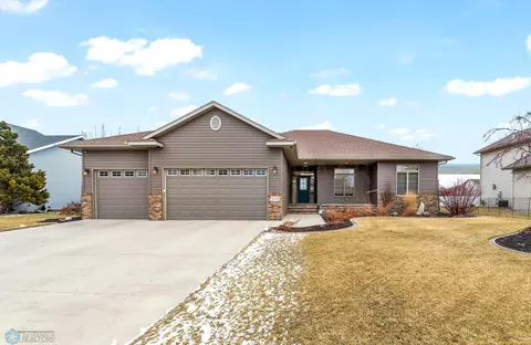 6250 Martens Way S, Fargo, ND 58104