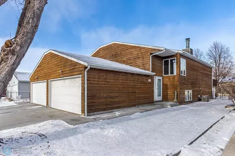 1513 28 Ave S, Fargo, ND 58103