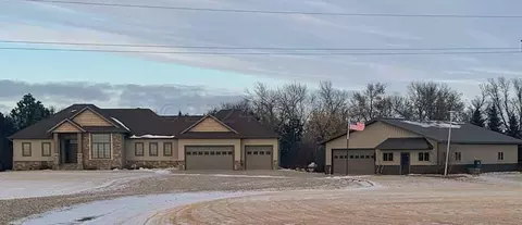 17121 54 St SE, Horace, ND 58047
