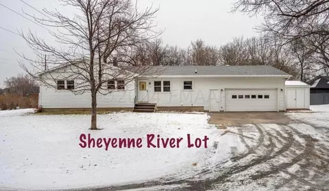 115 32 Ave E, West Fargo, ND 58078