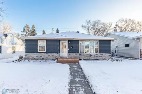 1525 5 St N, Fargo, ND 58102