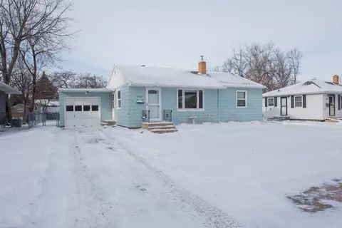 1826 5 St N, Fargo, ND 58102