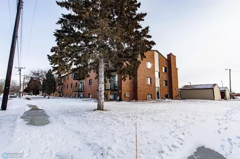 404 1 Ave NW #L, Dilworth, MN 56529