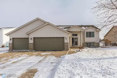 4196 54 St S, Fargo, ND 58104