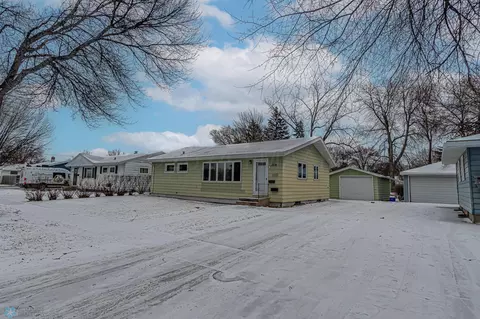 1714 16 St S, Fargo, ND 58103