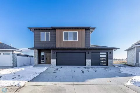 5531 Lori Ln W, West Fargo, ND 58078