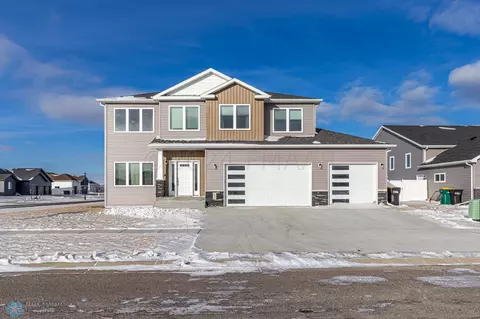 1132 Eaglewood Ave W, West Fargo, ND 58078