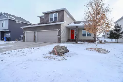 4730 54th St S, Fargo, ND 58104
