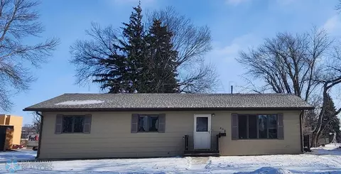 468 6th Ave NE, Valley City, ND 58072