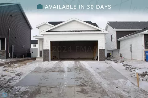 1491 69 Ave S, Fargo, ND 58104