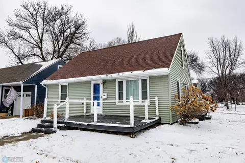 2001 11 Ave S, Fargo, ND 58103