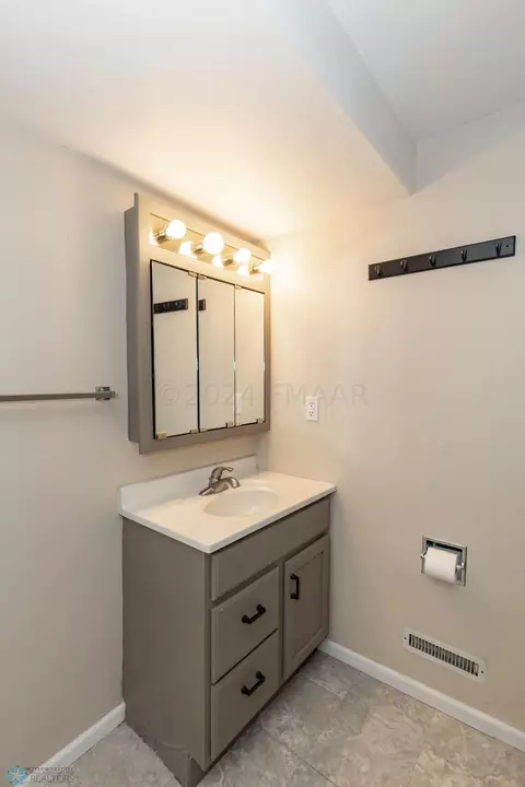 2001 11 Ave S, Fargo, ND 58103 photo 42