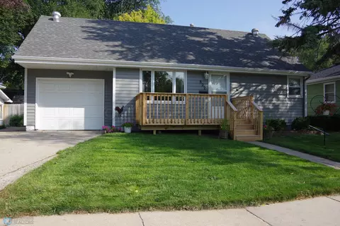 822 20 St S, Fargo, ND 58103