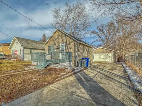 1218 2nd Ave N, Moorhead, MN 56560