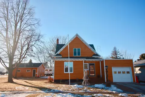 30 3rd Ave SW, Lidgerwood, ND 58053