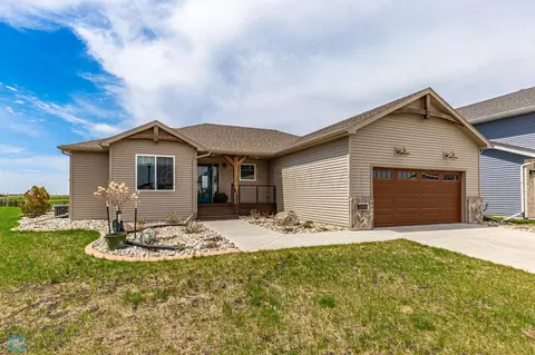 5566 8 St W, West Fargo, ND 58078