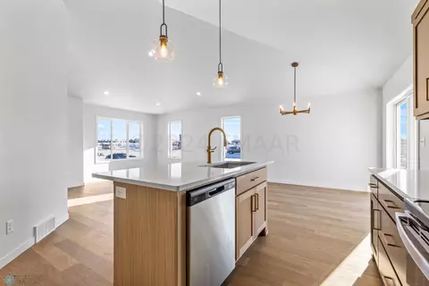Kitchen - 2583 Fulton Loop S, Fargo, ND 58104 photo 4 of 7